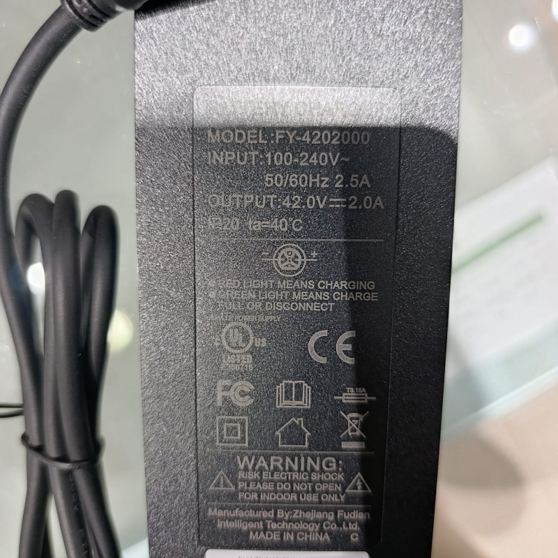 CARICABATTERIE ROADSTER NUOVO