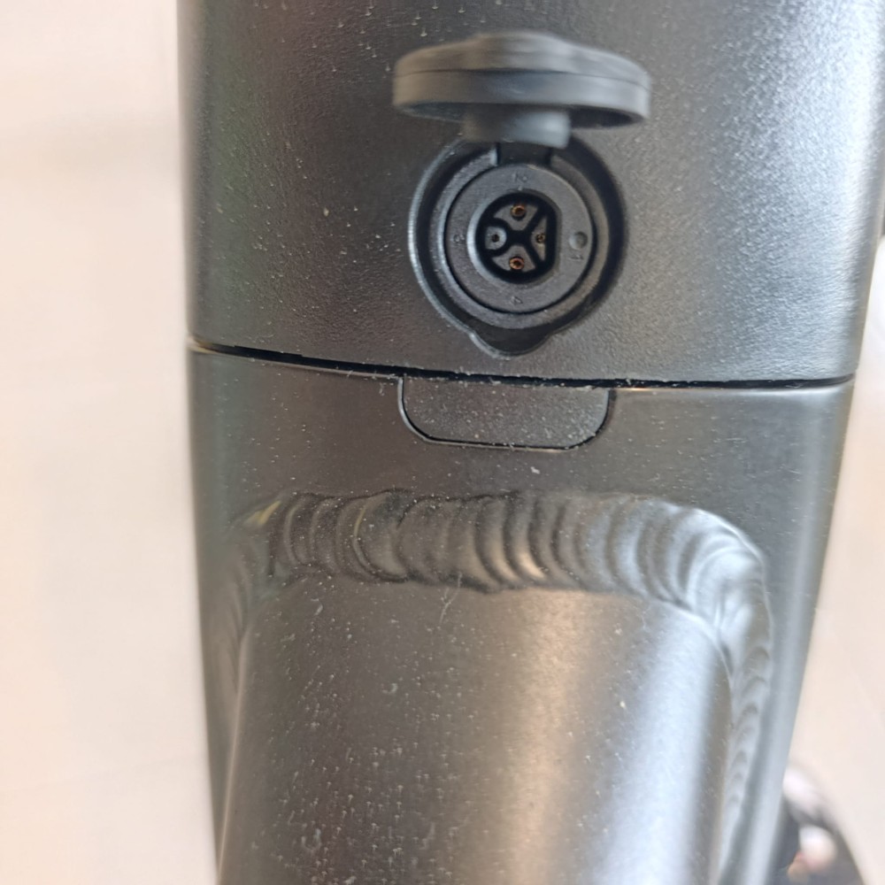 CARICABATTERIE ROADSTER NUOVO
