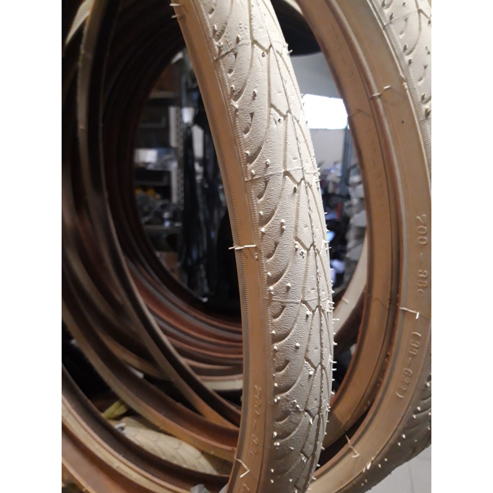Copertone 700x38 crema per bici MBM