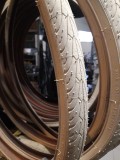 Copertone 700x38 crema per bici MBM